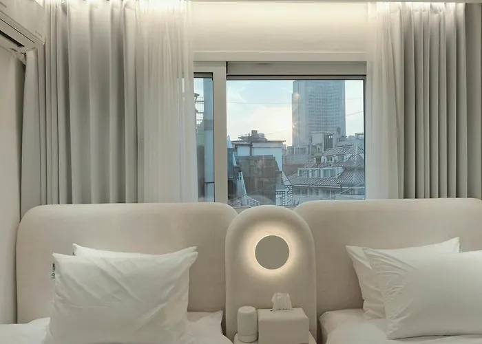 Still Time Bright 3 Bedroom With 2 Baths Near Myeongdong Station * 서울특별시